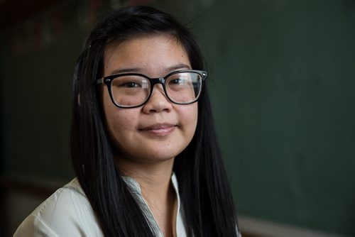 MIKE DEAL / WINNIPEG FREE PRESS Sisler High School student Jia Garcia was one of two students to score 100% on Historica Canada's 2015-2016 Citizenship Challenge winning an all-expenses paid trip to Ottawa. 160309 - Wednesday, March 09, 2016