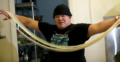 TREVOR HAGAN / WINNIPEG FREE PRESS Restaurant Review - Dancing Noodle. Chef Xiaofei Zuo makes noodles by hand and to order, Saturday, March 12, 2016. - FOR BART KIVES REVIEW