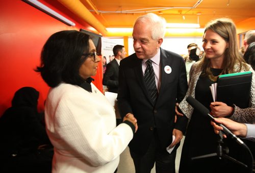 RUTH BONNEVILLE / WINNIPEG FREE PRESS  Minister of Immigration, John McCallum shakes Rita Chahal's hand (Executive Director of Welcome Place) at press conference announcing $500 000 for Syrian Refugees Thursday at Welcome Place.   March 17, 2016