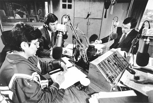 WAYNE GLOWACKI / WINNIPEG FREE PRESS  Sharon Carstairs, Gary Doer and Gary Filmon appear on a radio show.  1988 Manitoba Provincial Election  April 22, 1988