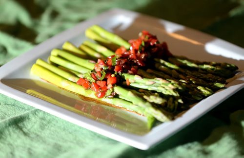 TREVOR HAGAN / WINNIPEG FREE PRESS Food Front. Asparagus with Vinagreta, Thursday, March 17, 2016.