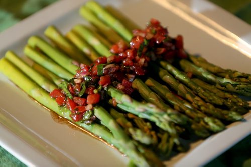 TREVOR HAGAN / WINNIPEG FREE PRESS Food Front. Asparagus with Vinagreta, Thursday, March 17, 2016.