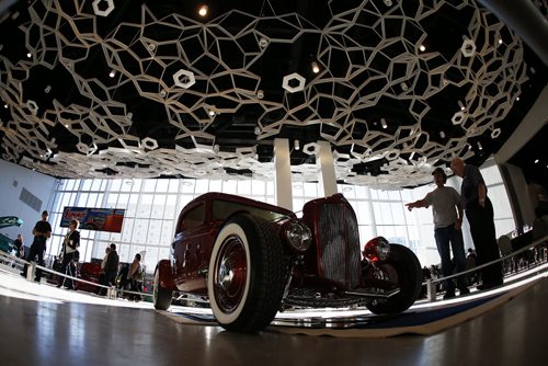 JOHN WOODS / WINNIPEG FREE PRESS People check out the cars at the World of Wheels  in Winnipeg Saturday, March 19, 2016.