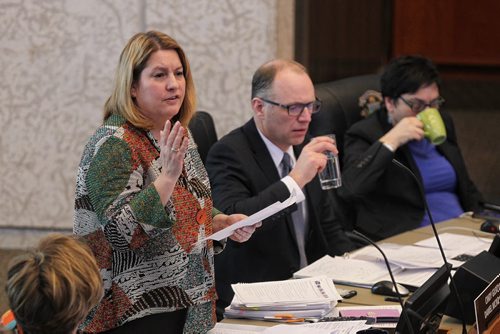 MIKE DEAL / WINNIPEG FREE PRESS  Councillor Cindy Gilroy talks during debate before voting for the City of Winnipeg operating budget for 2016.   160322 March 22, 2016