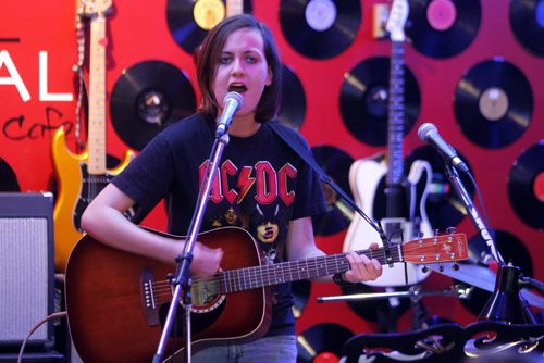 BORIS MINKEVICH / WINNIPEG FREE PRESS Vinyl Revival - for photo page on the store's open mic night every Wednesday. It's a really cool vibe/atmosphere. It usually gets about 50-60 people. Madeline Nickel belts it out to a full house. Photo taken March 23, 2016