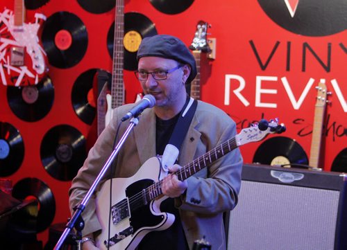 BORIS MINKEVICH / WINNIPEG FREE PRESS Vinyl Revival - for photo page on the store's open mic night every Wednesday. It's a really cool vibe/atmosphere. It usually gets about 50-60 people. Darren Sawchuk is the owner. Photo taken March 23, 2016