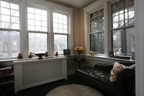 WAYNE GLOWACKI / WINNIPEG FREE PRESS   Homes. 181 Ash Street in River Heights. Front sitting room.The realtor is Dave Kramer. Todd Lewys story. March 29 2016