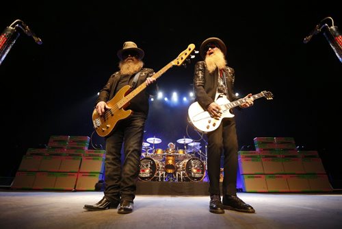 JOHN WOODS / WINNIPEG FREE PRESS ZZ Top performs in Winnipeg Tuesday, March 29, 2016.