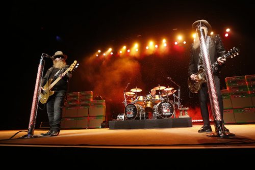 JOHN WOODS / WINNIPEG FREE PRESS ZZ Top performs in Winnipeg Tuesday, March 29, 2016.