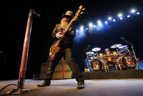 JOHN WOODS / WINNIPEG FREE PRESS ZZ Top performs in Winnipeg Tuesday, March 29, 2016.