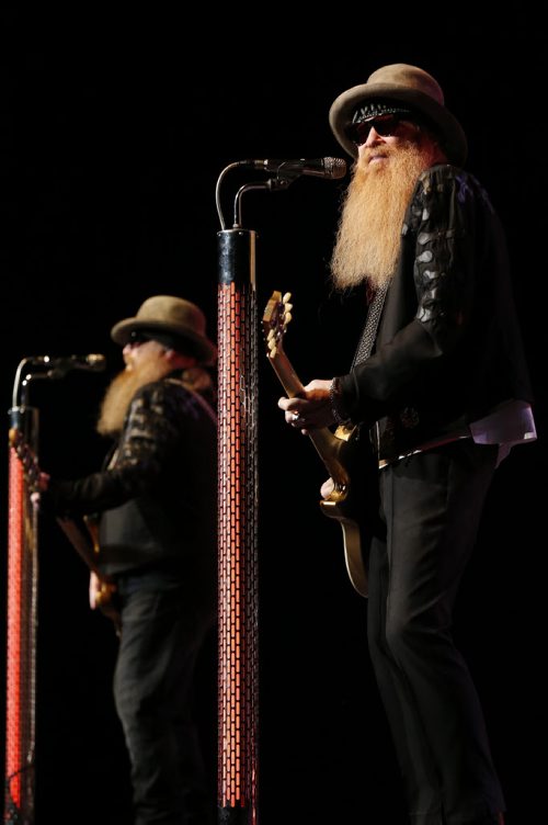 JOHN WOODS / WINNIPEG FREE PRESS ZZ Top performs in Winnipeg Tuesday, March 29, 2016.