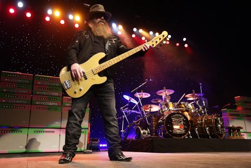 JOHN WOODS / WINNIPEG FREE PRESS ZZ Top performs in Winnipeg Tuesday, March 29, 2016.