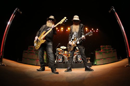 JOHN WOODS / WINNIPEG FREE PRESS ZZ Top performs in Winnipeg Tuesday, March 29, 2016.