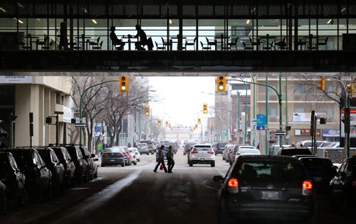 TREVOR HAGAN / WINNIPEG FREE PRESS Foot traffic on Fort near the Winnipeg Convention Centre, Saturday, April 2, 2016.