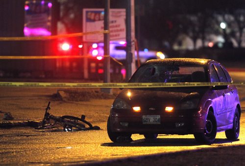 BORIS MINKEVICH / WINNIPEG FREE PRESS MVC scene on Keewatin northbound lane at Notre Dame. near the Brooklands Inn. No other information. April 6, 2016