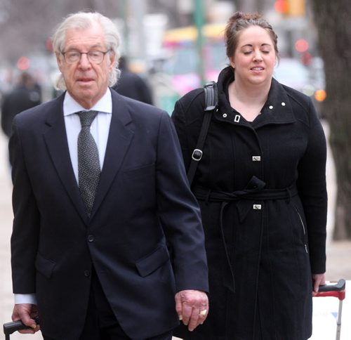 JOE BRYKSA / WINNIPEG FREE PRESS    Defense lawyer Greg Brodsky heads down Broadway towards the Manitoba Law Courts to represent his client Andrea Giesbrecht, not pictured  , Apr 18, 2016.(Standup Photo)