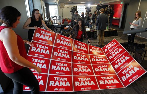 BORIS MINKEVICH / WINNIPEG FREE PRESS Liberal headquarters at the Alt Hotel on Donald. Pre Rana time. Some candidates there. April 19, 2016