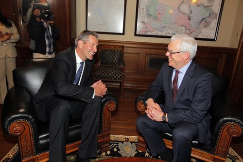 BORIS MINKEVICH / WINNIPEG FREE PRESS Brian Pallister and Greg Selinger meet in the Premiers office. April 20, 2016