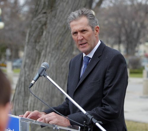 BORIS MINKEVICH / WINNIPEG FREE PRESS Brian Pallister had a press conference on the south side of the Leg today. April 20, 2016