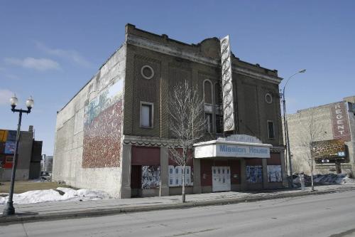 John Woods / Winnipeg Free Press / March 15/08- 080315  -  Starland Cinema building on Main Street  Saturday March 15, 2008.
