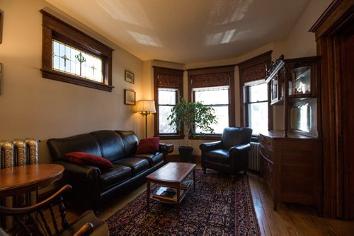 MIKE DEAL / WINNIPEG FREE PRESS 221 Walnut Street For a Homes Re-Sale story.  160426 - Tuesday, April 26, 2016
