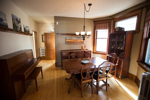MIKE DEAL / WINNIPEG FREE PRESS 221 Walnut Street For a Homes Re-Sale story. 160426 - Tuesday, April 26, 2016