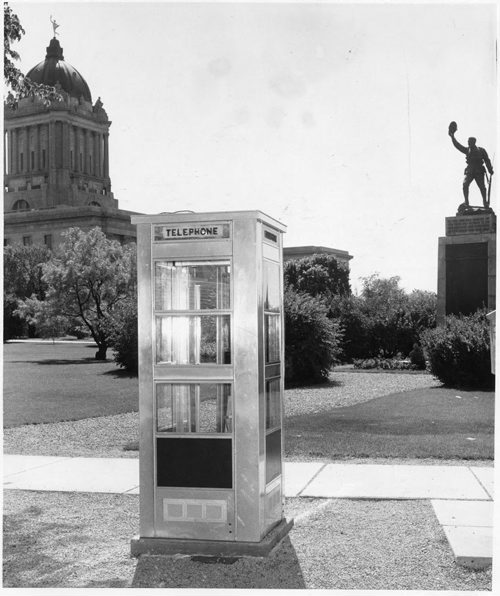 WINNIPEG FREE PRESS FILES MTS telephone booth outside the the Manitoba Legislative Building. July 10, 1957.