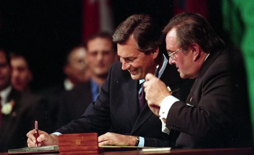 WAYNE GLOWACKI / WINNIPEG FREE PRESS FILES Gary Doer government swearing in at the Pantages Theatre with Lieutenant Governor Peter Liba (right) on October 5, 1999.