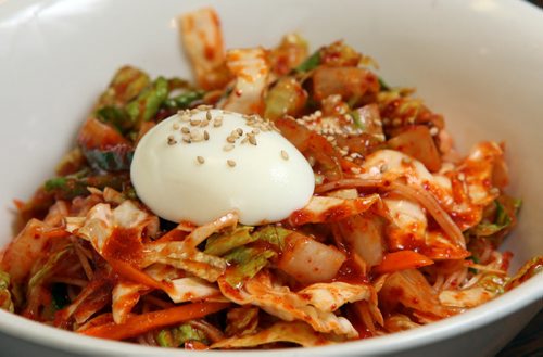 WAYNE GLOWACKI / WINNIPEG FREE PRESS   Restaurant Review. Korean cuisine at the Hong Du Kkae Restaurant on Pembina Hwy.  The cold spicy noodle dish. Bart Kives story May 2 2016