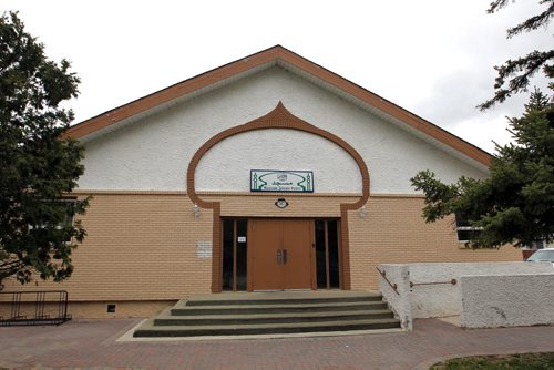 BORIS MINKEVICH / WINNIPEG FREE PRESS Hazelwood Mosque is the oldest mosque in Manitoba. Part of Doors Open Winnipeg for the first time. Mosque is only 40 years old, but meets the definition of heritage building for this event. May 12, 2016.