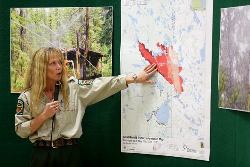 TREVOR HAGAN / WINNIPEG FREE PRESS Marney Brown, Incident Commander for Kenora Fire 18, updating people affected by the fire in the Whiteshell, Sunday, May 15, 2016.