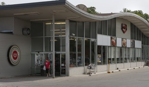 WAYNE GLOWACKI / WINNIPEG FREE PRESS    The CO-OP grocery store on Main St. will be closing.  May 18  2016