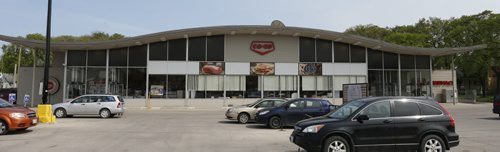 WAYNE GLOWACKI / WINNIPEG FREE PRESS    The CO-OP grocery store on Main St. will be closing.  May 18  2016