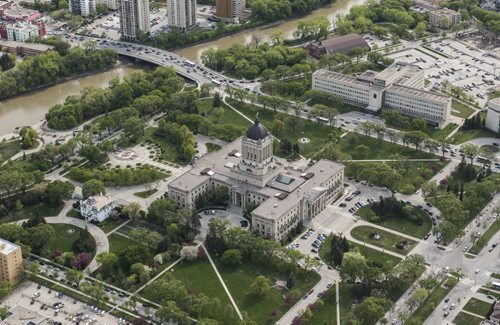 DAVID LIPNOWSKI / WINNIPEG FREE PRESS  Manitoba's Legislative Building  Aerial photography over Winnipeg May 18, 2016 shot from STARS helicopter.