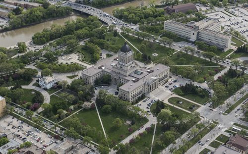 DAVID LIPNOWSKI / WINNIPEG FREE PRESS  Manitoba's Legislative Building  Aerial photography over Winnipeg May 18, 2016 shot from STARS helicopter.