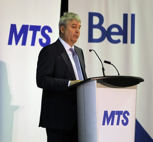 BORIS MINKEVICH / WINNIPEG FREE PRESS Official announcement of cell coverage improvements south of the city on highway 75. Wade Oosterman (Bell). May 20, 2016.