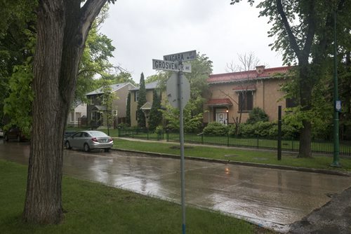 DAVID LIPNOWSKI / WINNIPEG FREE PRESS  The proposed cell tower at the corner of  Niagara St and Grosvenor Ave (there is currently an MTS switching station that looks like a residential property there), photographed Wednesday May 25, 2016.