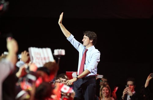 RUTH BONNEVILLE / WINNIPEG FREE PRESS  The Right Honorable Justin Trudeau waves to the crowd as he makes his way to the podium to give the Keynote Address at Liberal Convention at The RBC Convention Centre in Winnipeg Saturday.    May 28, , 2016