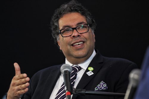 MIKE DEAL / WINNIPEG FREE PRESS  Calgary Mayor Naheed Nenshi interviewed at the News Café Thursday over the lunch hour by reporter Dan Lett.   160602 Thursday, June 02, 2016