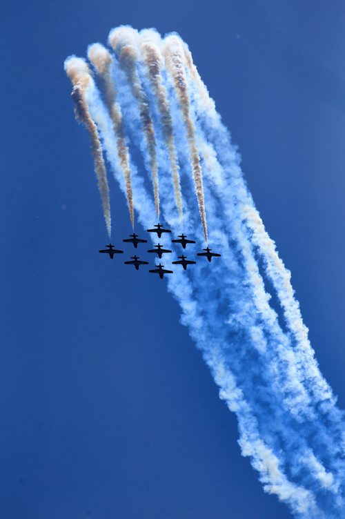 RUTH BONNEVILLE / WINNIPEG FREE PRESS  The Snowbirds make formation pass over crowds of spectators in Southport near Portage Saturday for Manitoba Airshow. See Kevin's story.    June 04 / 2016