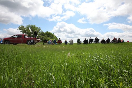 RUTH BONNEVILLE / WINNIPEG FREE PRESS  Some spectators pulled up lawn chairs near sight of Manitoba Airshow near  Southport  Saturday.  See Kevin's story.    June 04 / 2016