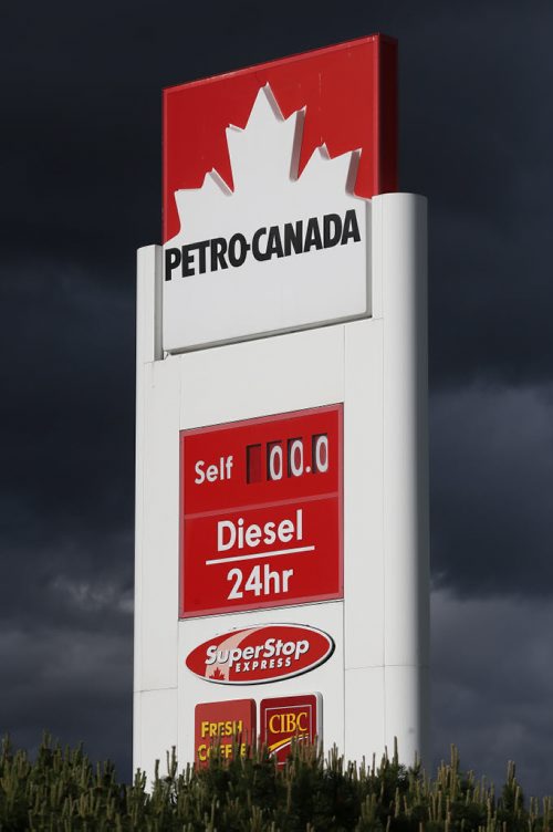 JOHN WOODS / WINNIPEG FREE PRESS The Petro Canada station on Keewatin has run of of gas Sunday, June 5, 2016.