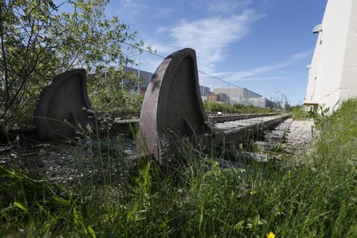 JOHN WOODS / WINNIPEG FREE PRESS A railway spur line off Mountain Ave Monday, June 7, 2016.