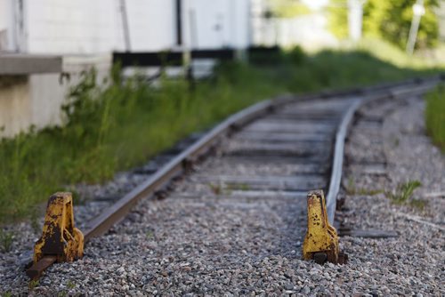 JOHN WOODS / WINNIPEG FREE PRESS A railway spur line off Mountain Ave Monday, June 7, 2016.