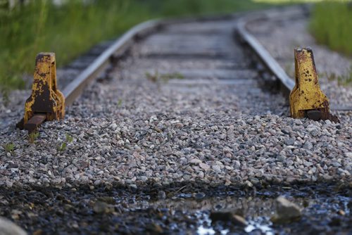 JOHN WOODS / WINNIPEG FREE PRESS A railway spur line off Mountain Ave Monday, June 7, 2016.