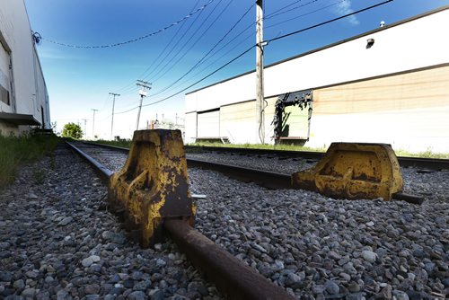 JOHN WOODS / WINNIPEG FREE PRESS A railway spur line off Mountain Ave Monday, June 7, 2016.