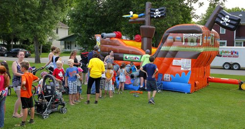 BORIS MINKEVICH / WINNIPEG FREE PRESS Winkler, MB - HOCKEY NIGHT IN WINKLER - Pittsburgh Penguin Eric Fehr has a hometown Stanley Cup party in Bethel Heritage Park. Here is one of the many things set up for the kids to play in the park while others watch the game on the big screen.  June 9, 2016.