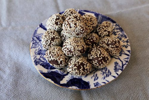 BORIS MINKEVICH / WINNIPEG FREE PRESS Recipe Swap - Tahini truffles  June 10, 2016.