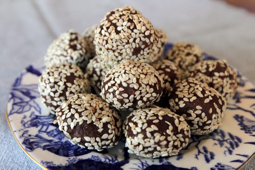 BORIS MINKEVICH / WINNIPEG FREE PRESS Recipe Swap - Tahini truffles  June 10, 2016.