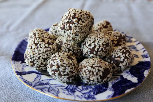 BORIS MINKEVICH / WINNIPEG FREE PRESS Recipe Swap - Tahini truffles  June 10, 2016.